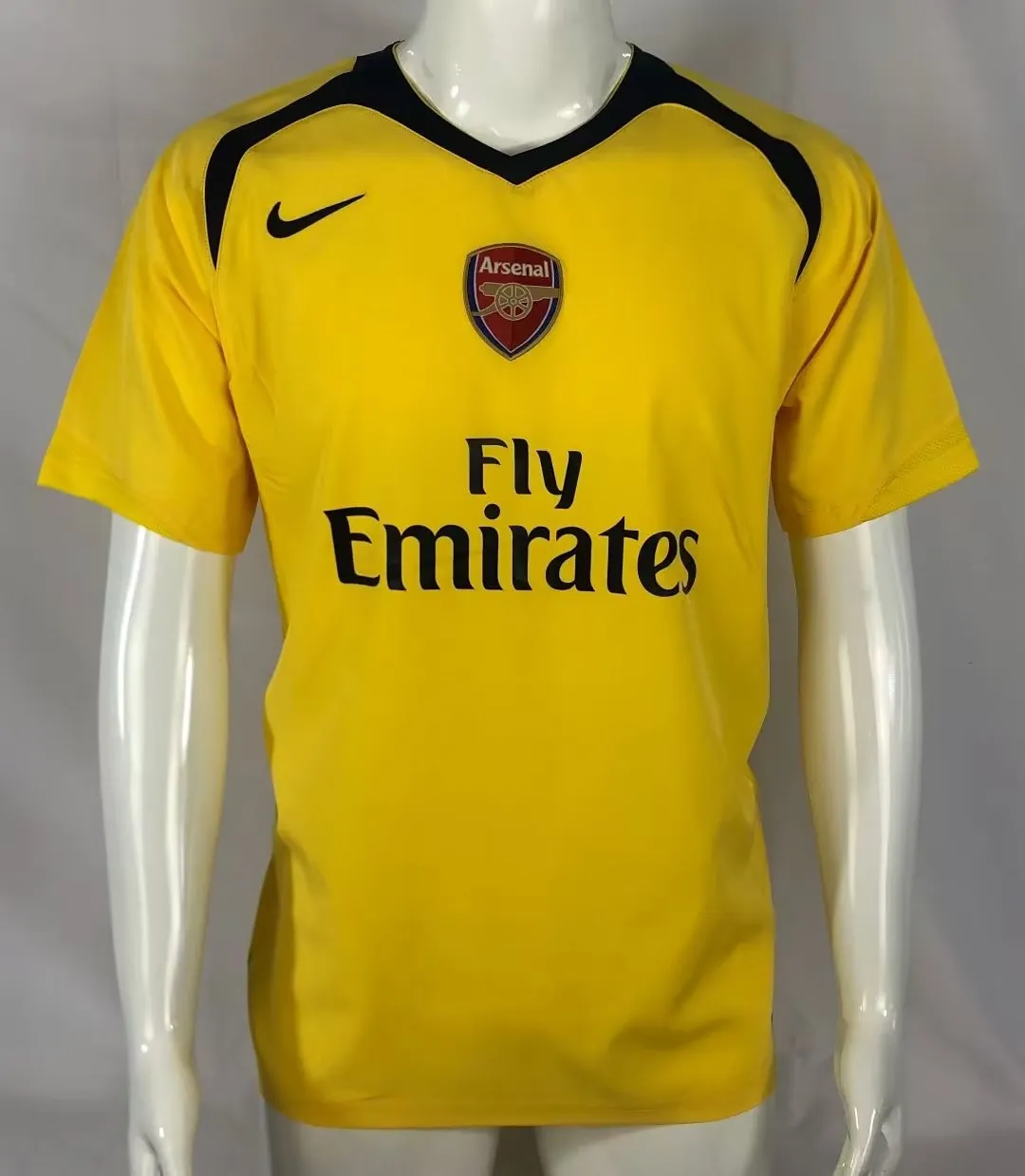 06-07 Arsenal Retro Away Jersey