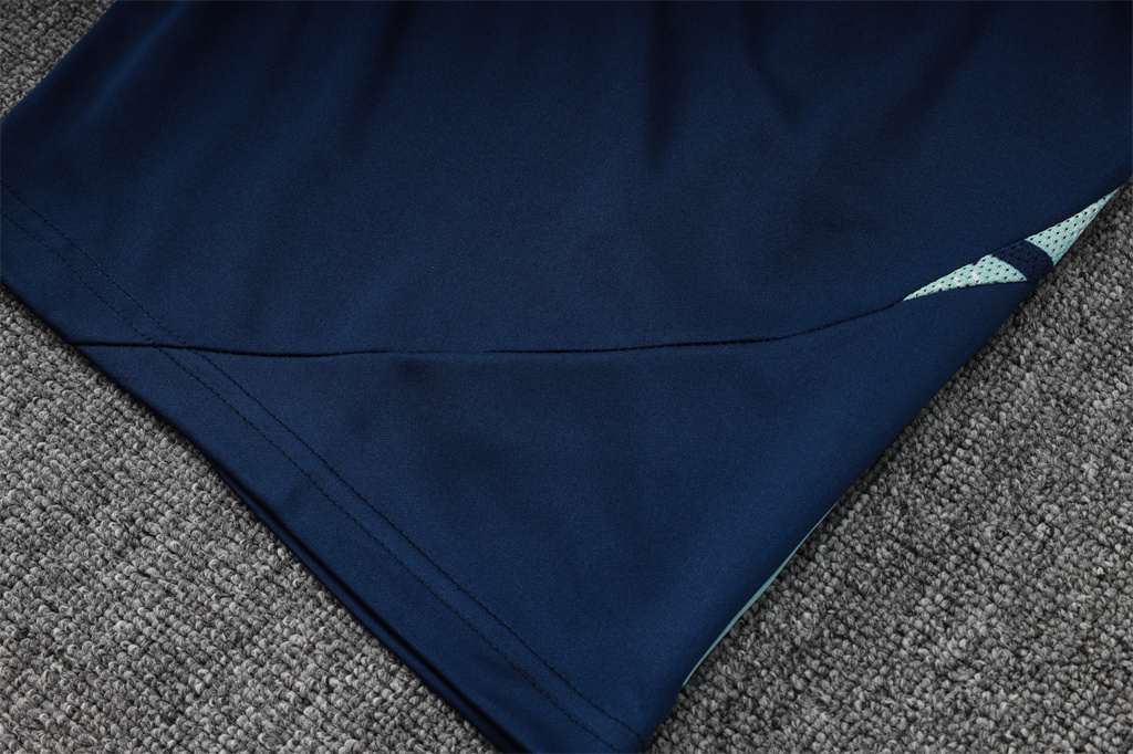 Manchester United Training Jersey 24/25