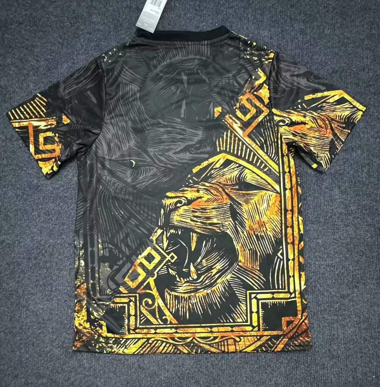 Real Madrid Golden Lion Man Jersey 25/26