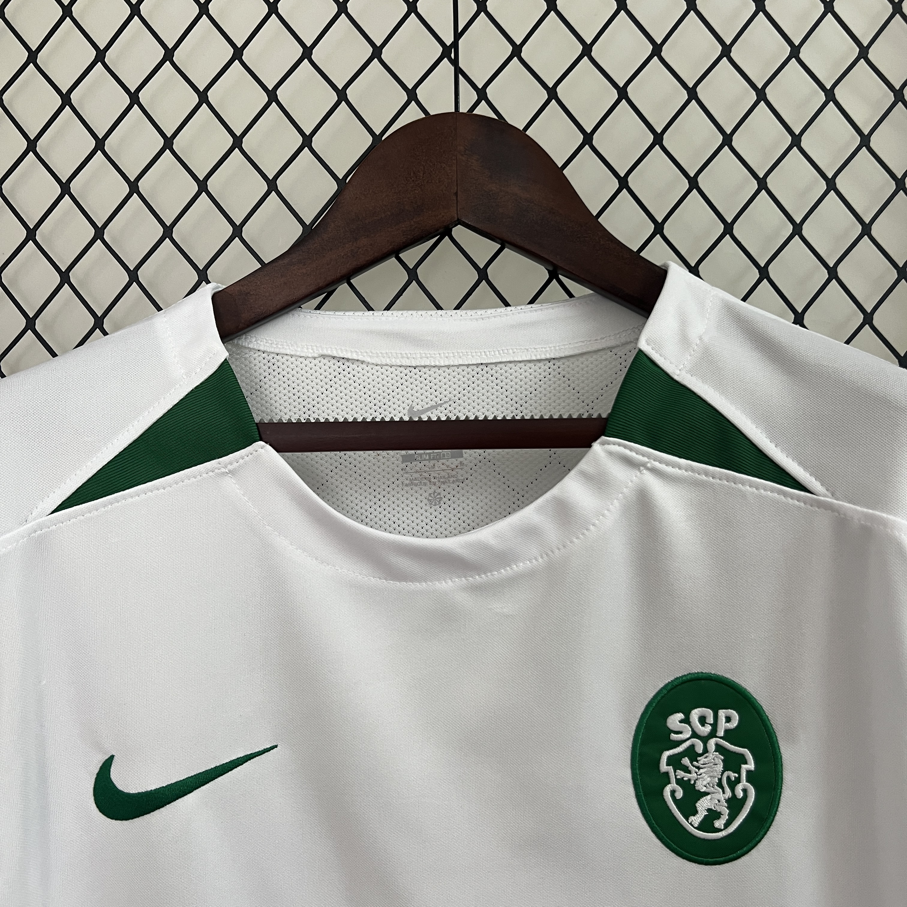 Sporting Lisbon Away Man Jersey 24/25