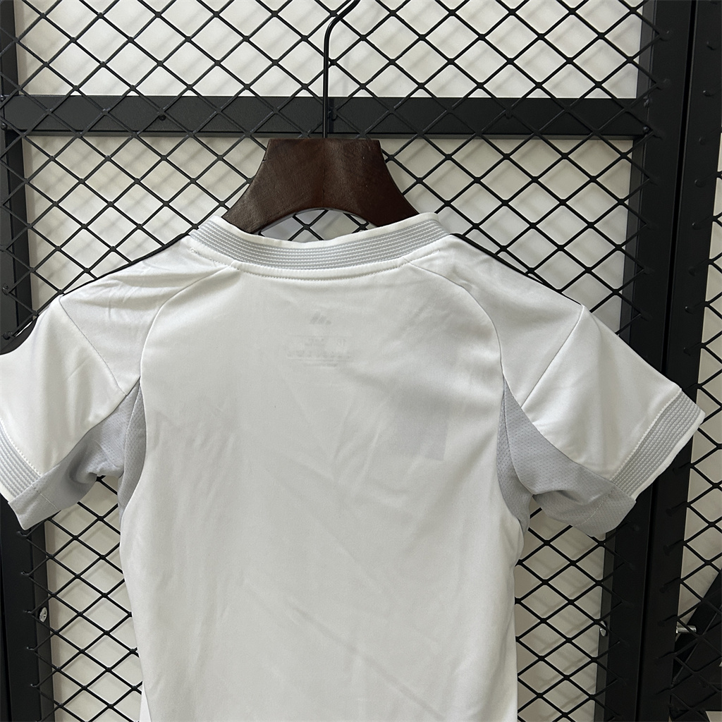 Real Madrid Home Modrić Limited Edition Kids Suit & Socks 25/26