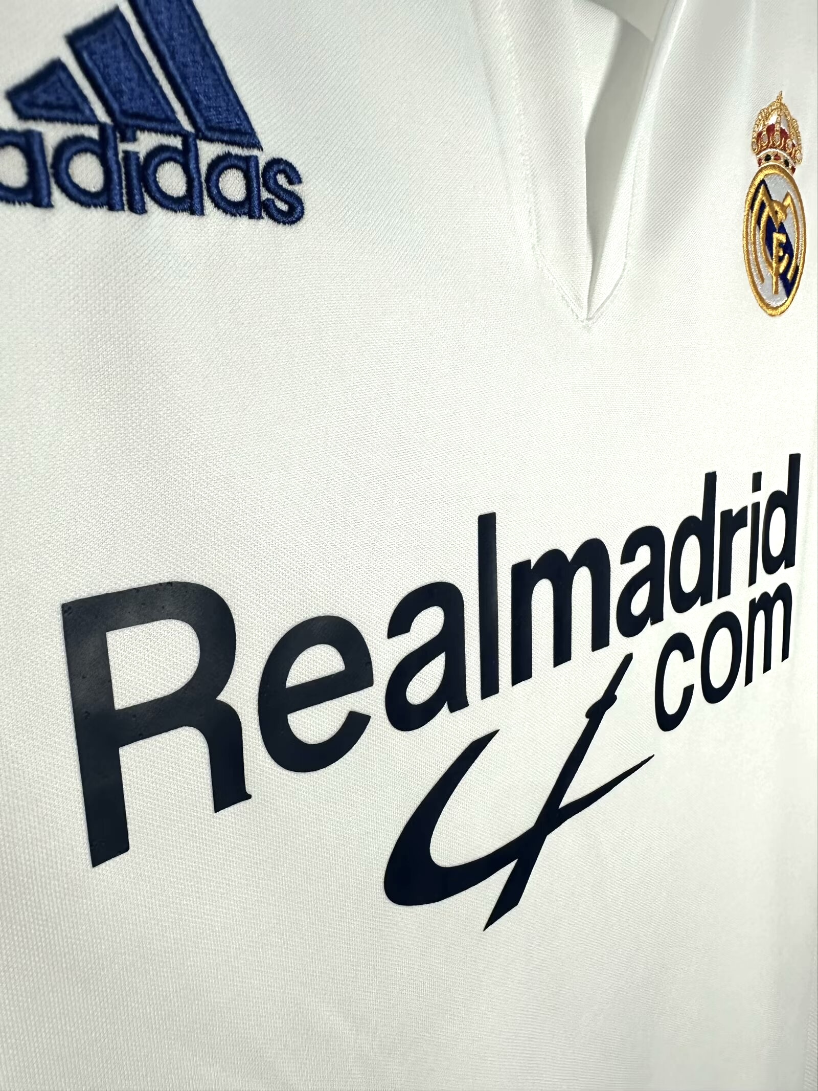 Real Madrid Home Retro Jersey 2001/02