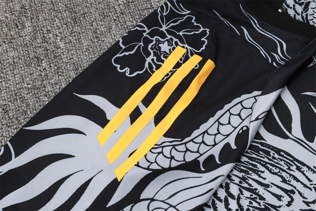 Real Madrid Training Short sleeve Jersey 24/25