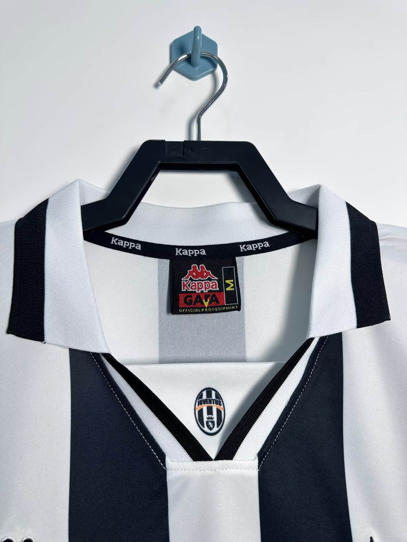 Juventus Home Retro Long Sleeve Jersey 95/97