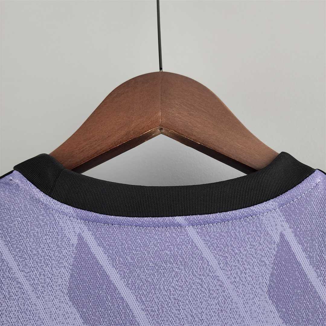 22-23 Real Madrid away jersey