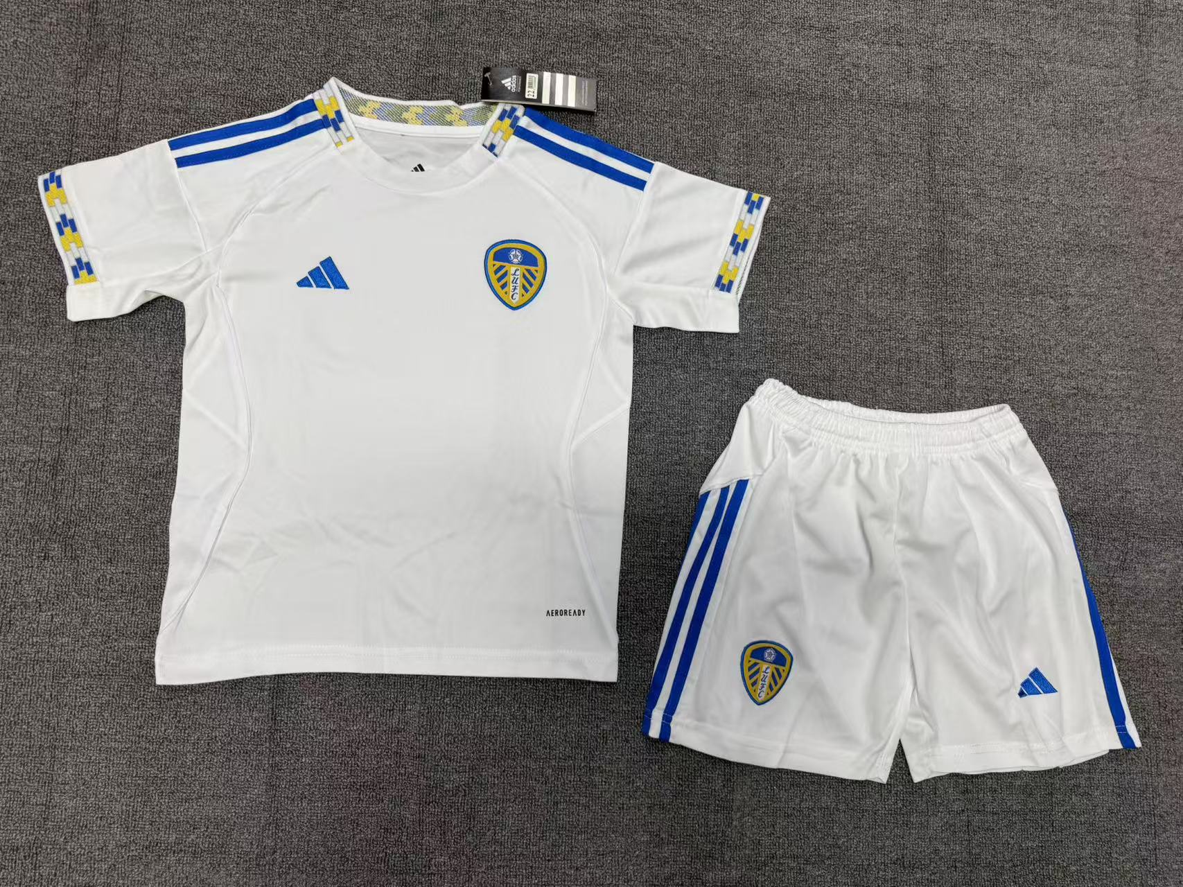 Leeds United Home Kids Suit & Socks 25/26
