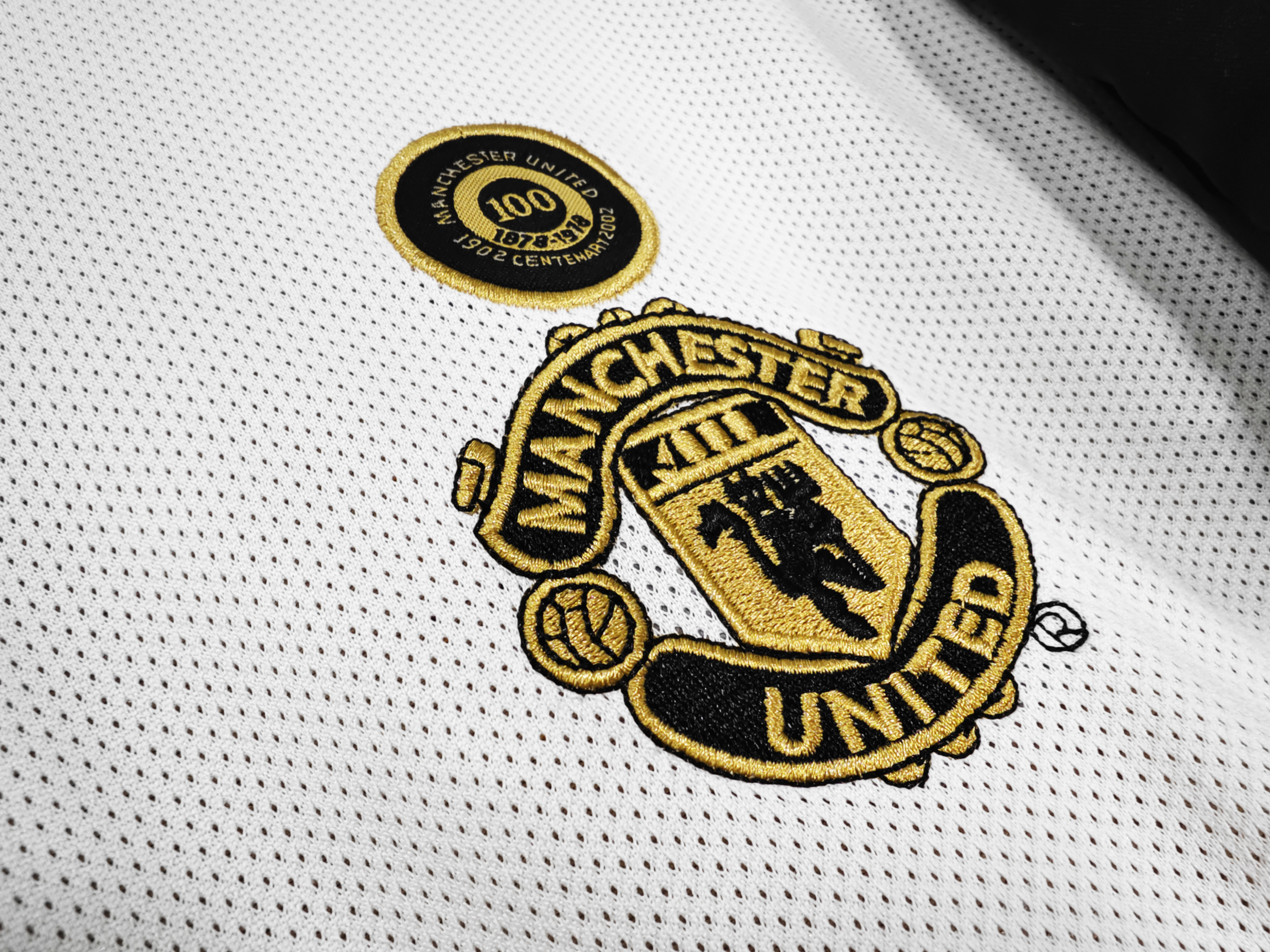 Manchester United 2001/02 Reversible Centenary Retro Jersey