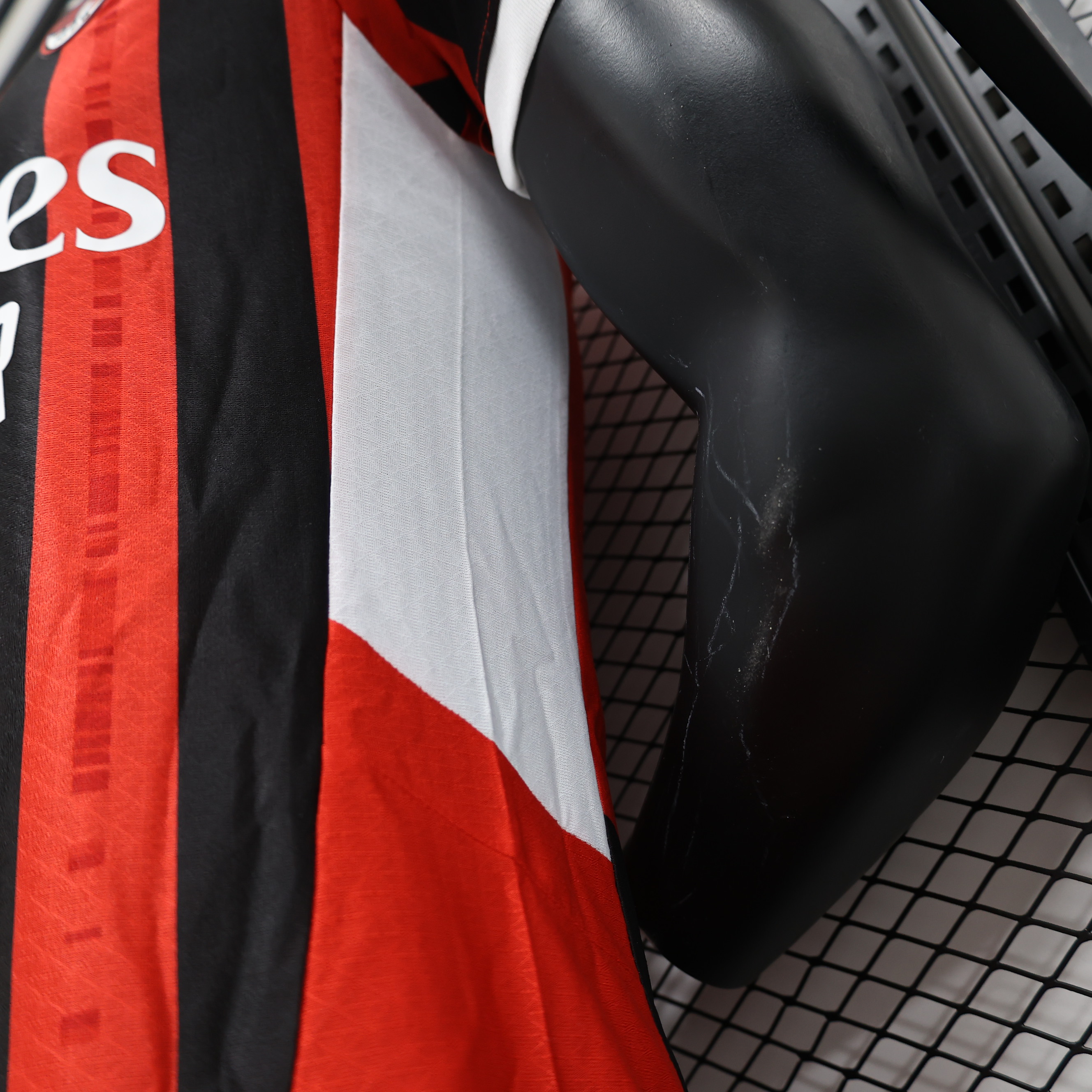 AC Milan Home Man Player Jersey 24/25