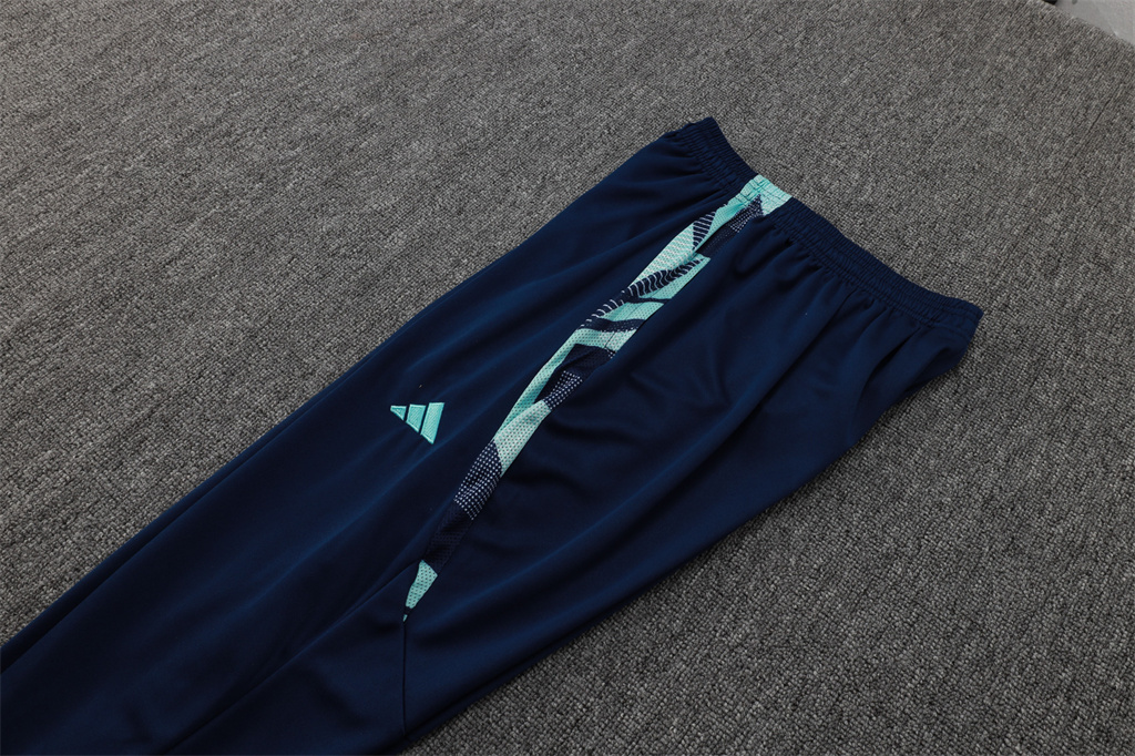 Manchester United Training Pants 24/25