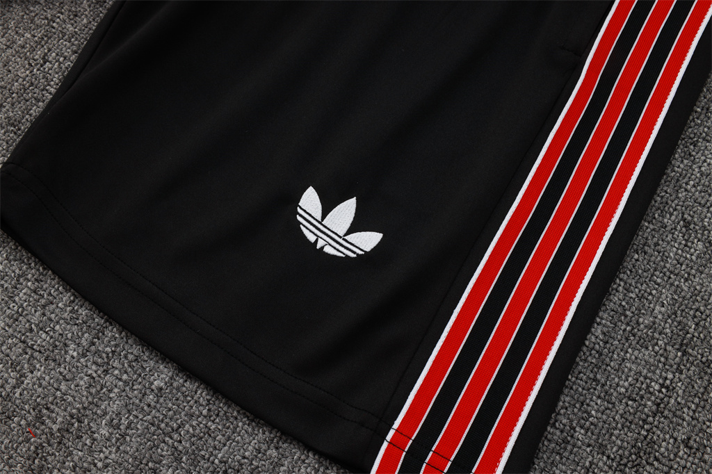 Liverpool Training Jersey 25/26