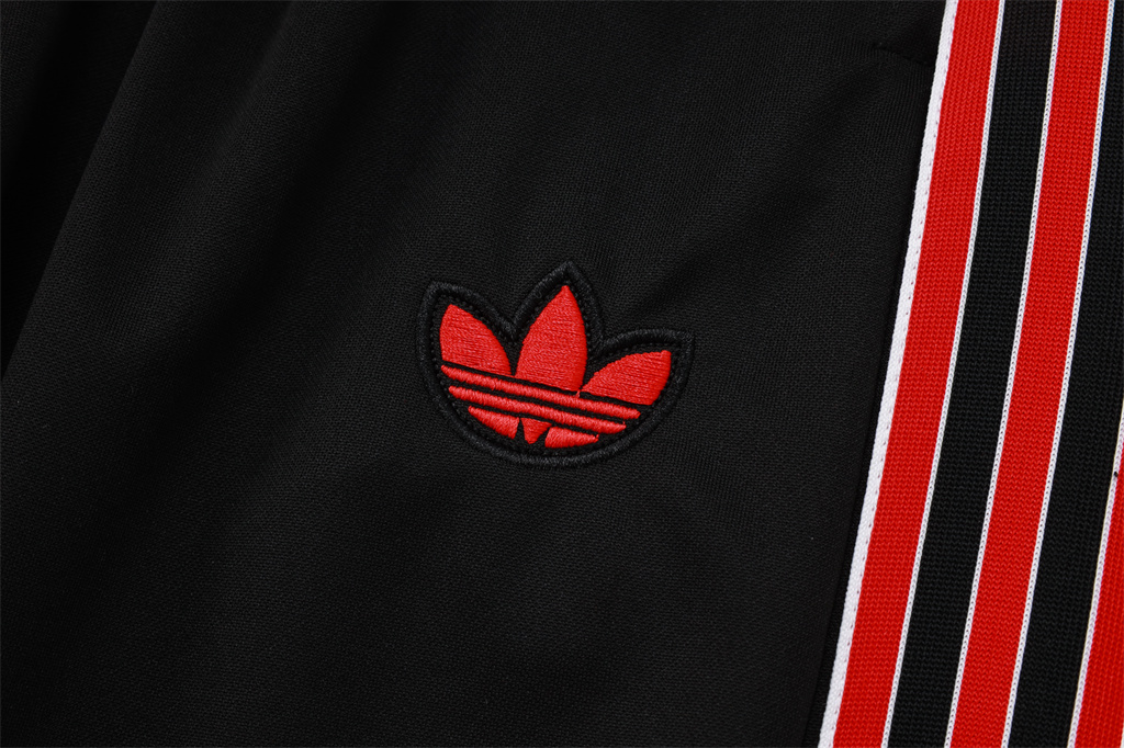 Manchester United Training Pants 24/25