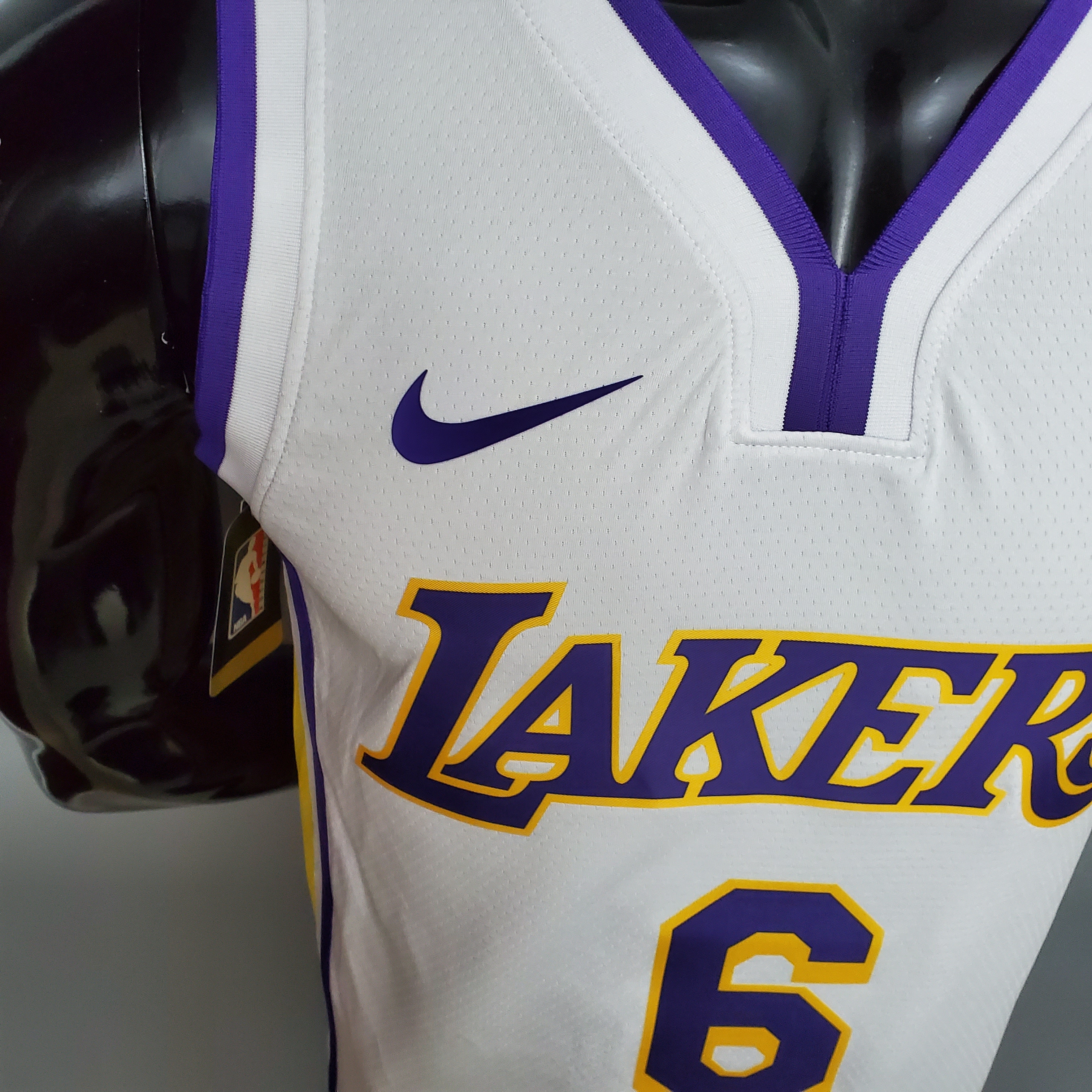 LeBron James Los Angeles Lakers 2020/21 Swingman Jersey White