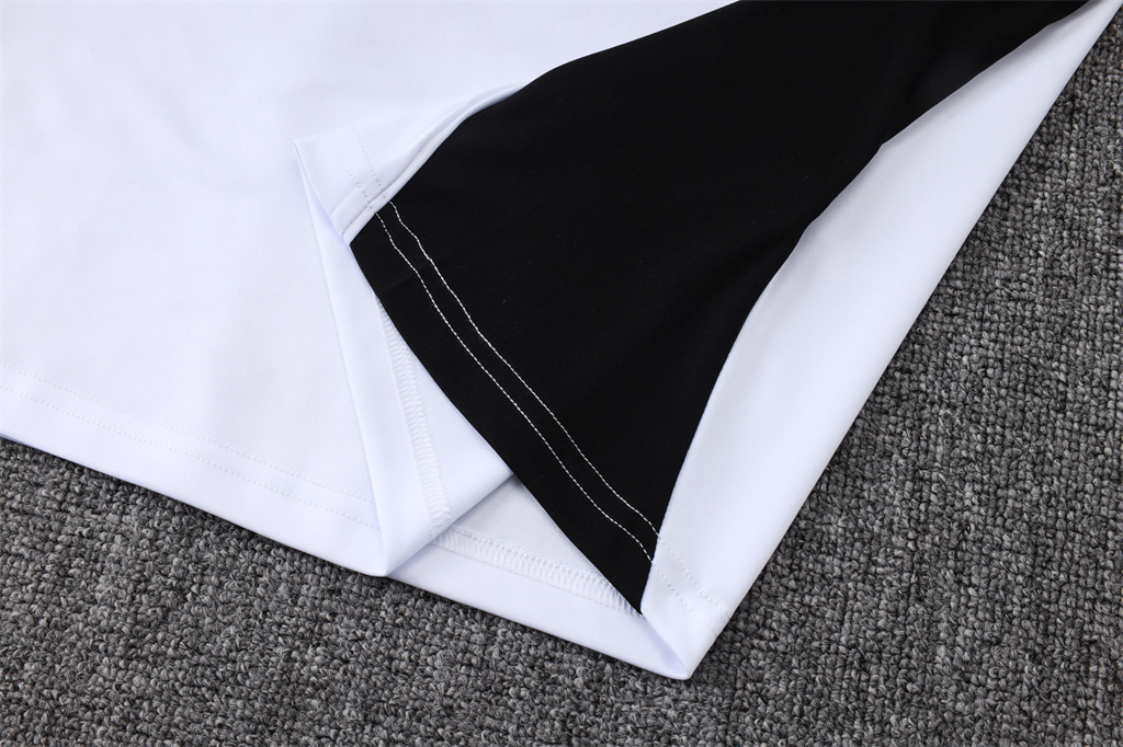 Liverpool Training Jersey 25/26