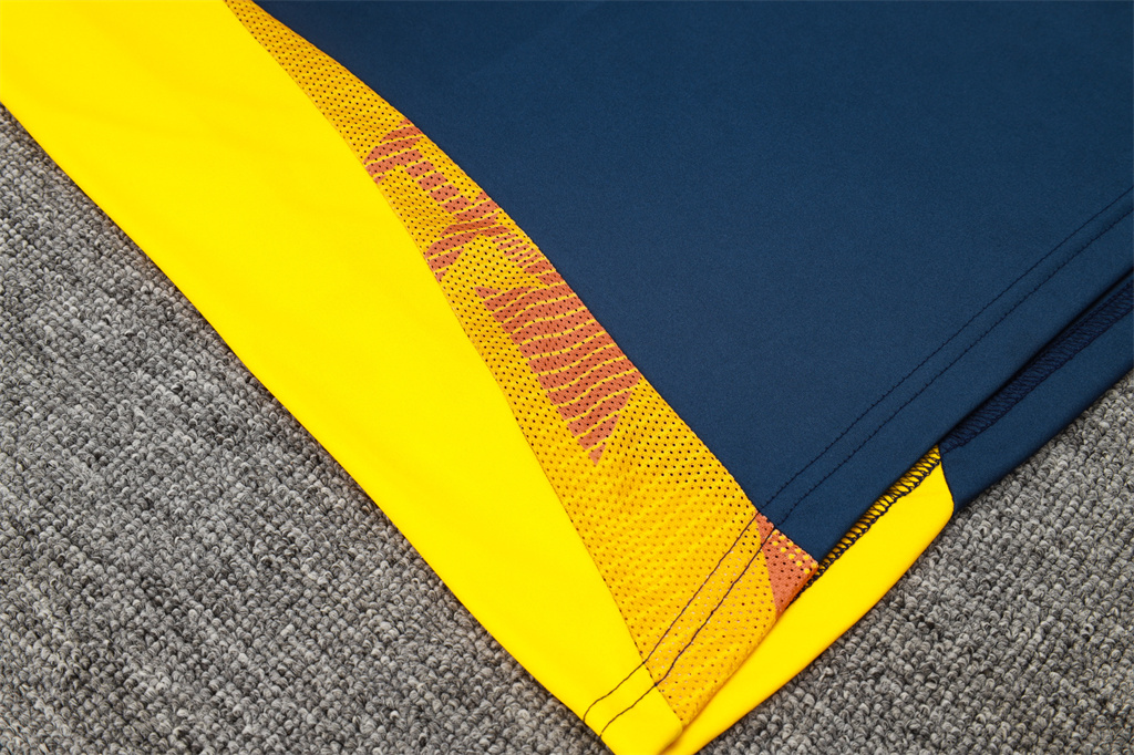 Real Madrid Training Short sleeve Jersey 24/25