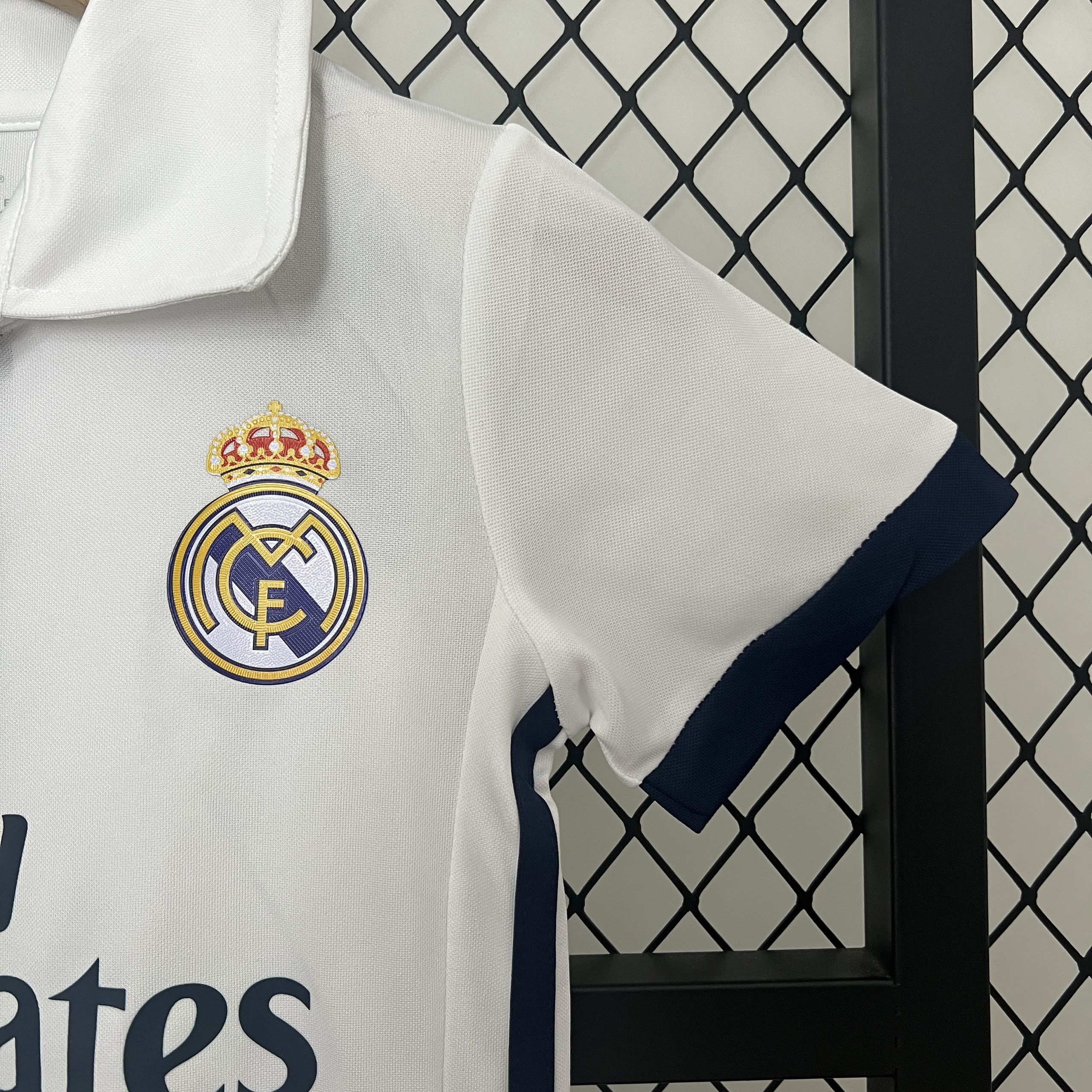 Real Madrid 16-17 Home Retro Kid Kits Jersey