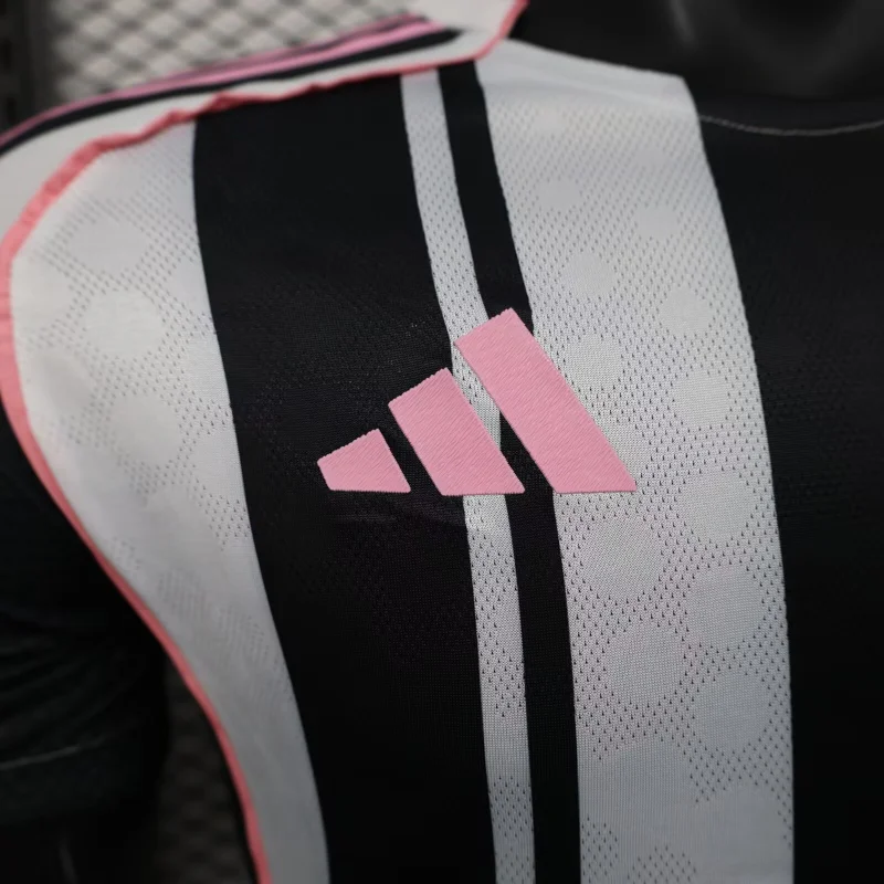 Juventus Home Football jersey( Player Version) 2025/2026  Size : S-2XL