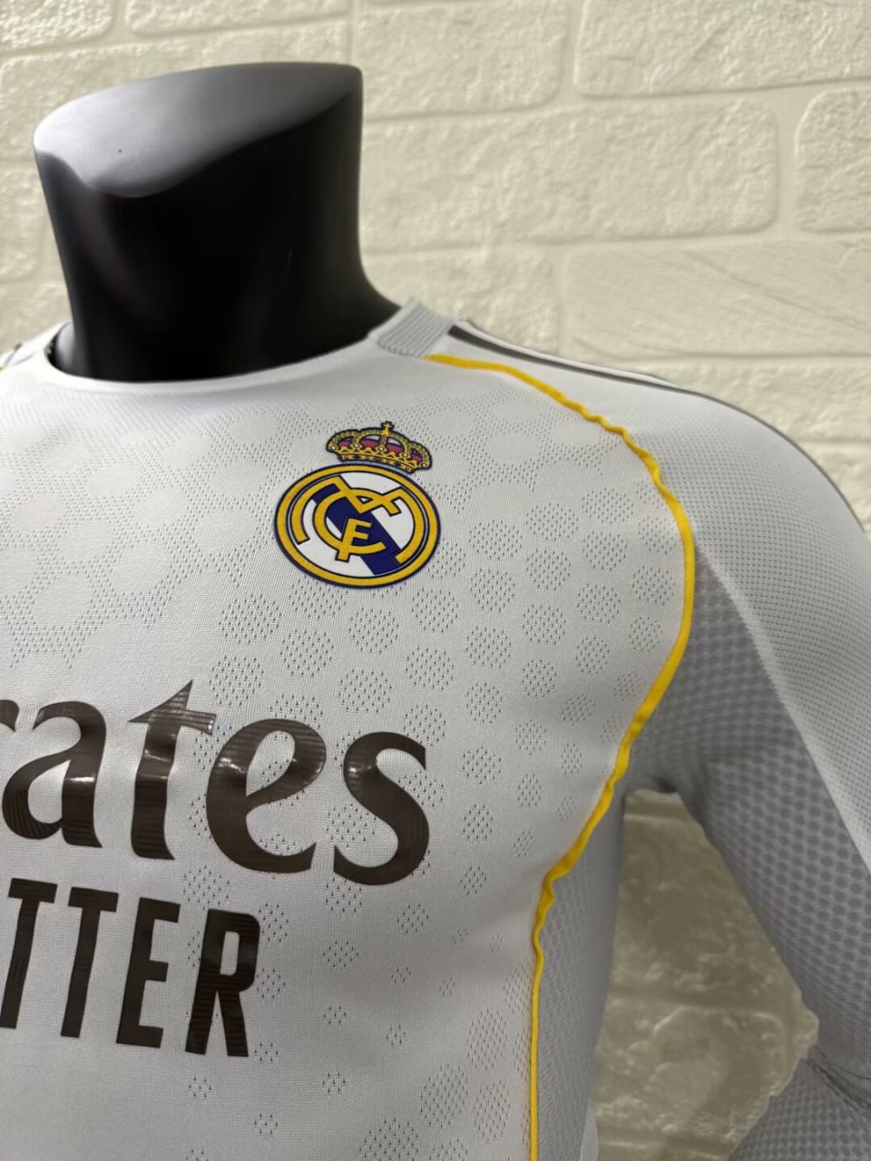 Real Madrid Home Modrić Limited Edition Player Version Long Sleeve Man Jersey 25/26