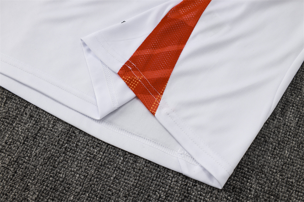 Internacional  Training Short sleeve Suit 24/25