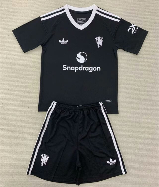 Manchester United Goalkeeper Kids Suit 24/25 Black
