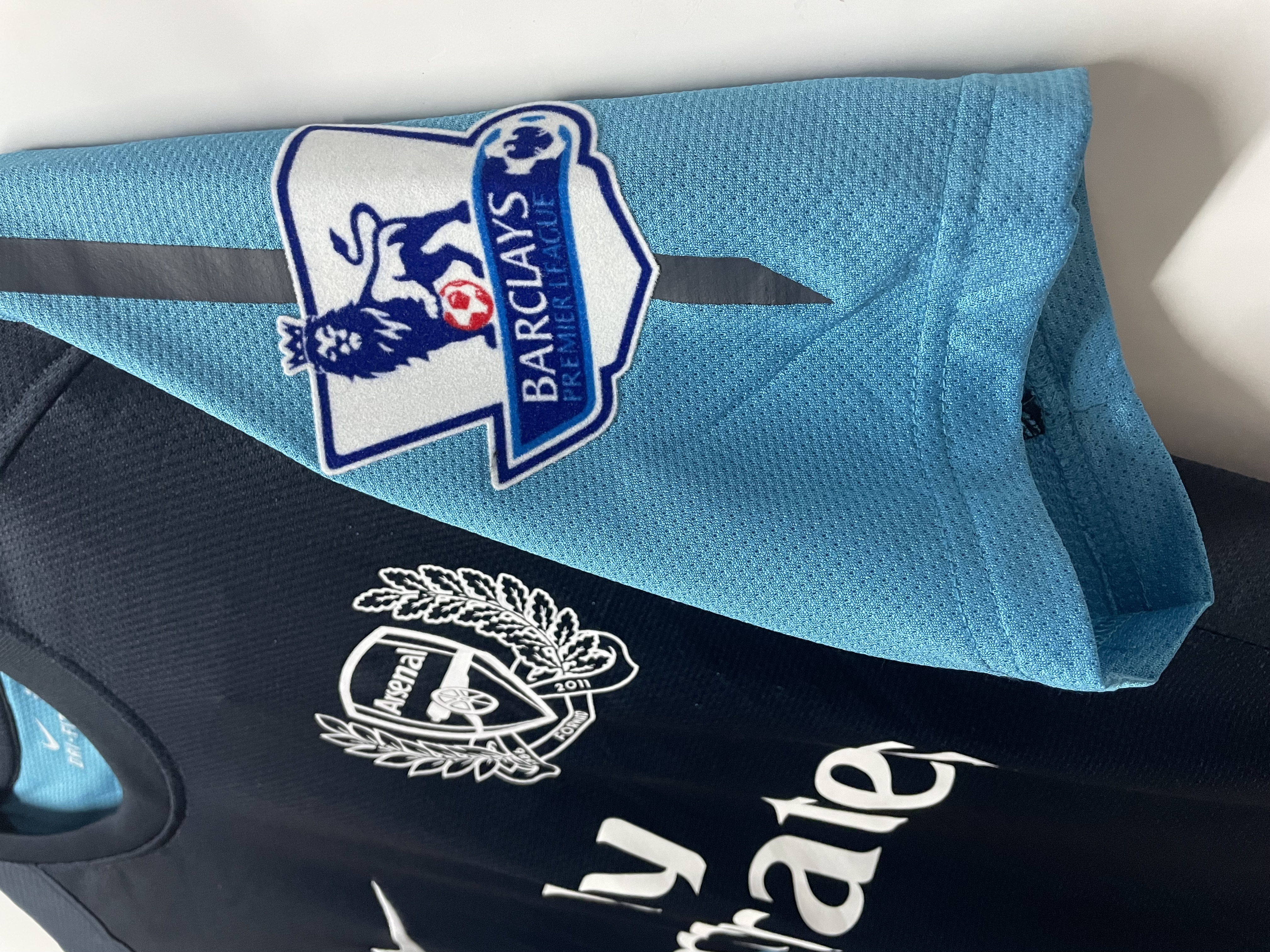 Arsenal Away Retro Jersey 2011/12