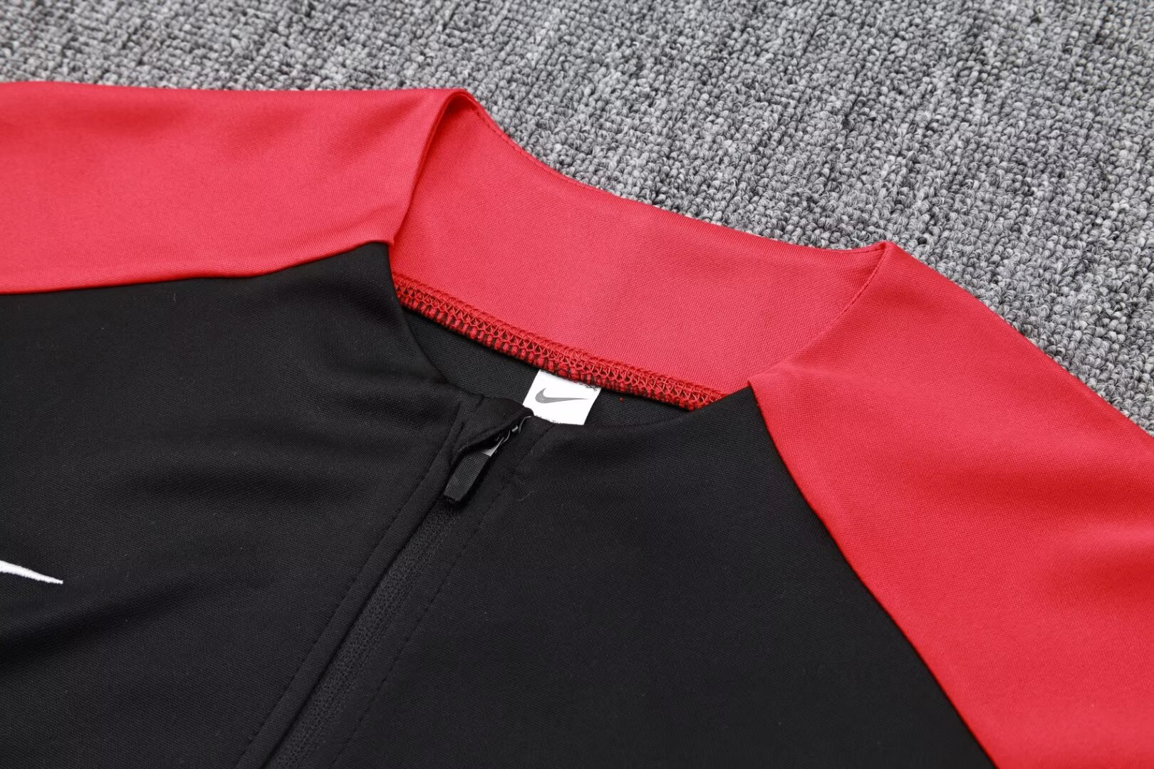 Liverpool Training Jersey Suit 24/25