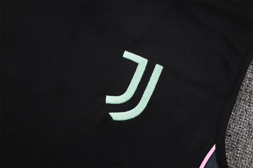Juventus Training Jersey 25/26