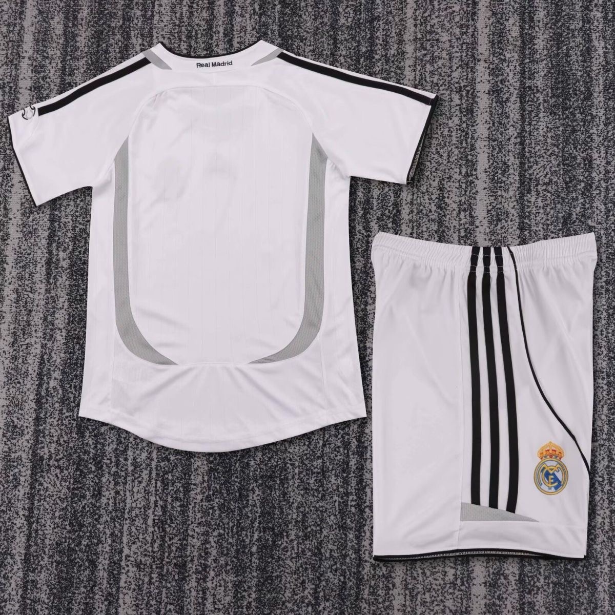 Real Madrid Home Retro Kids Suit 2006/07