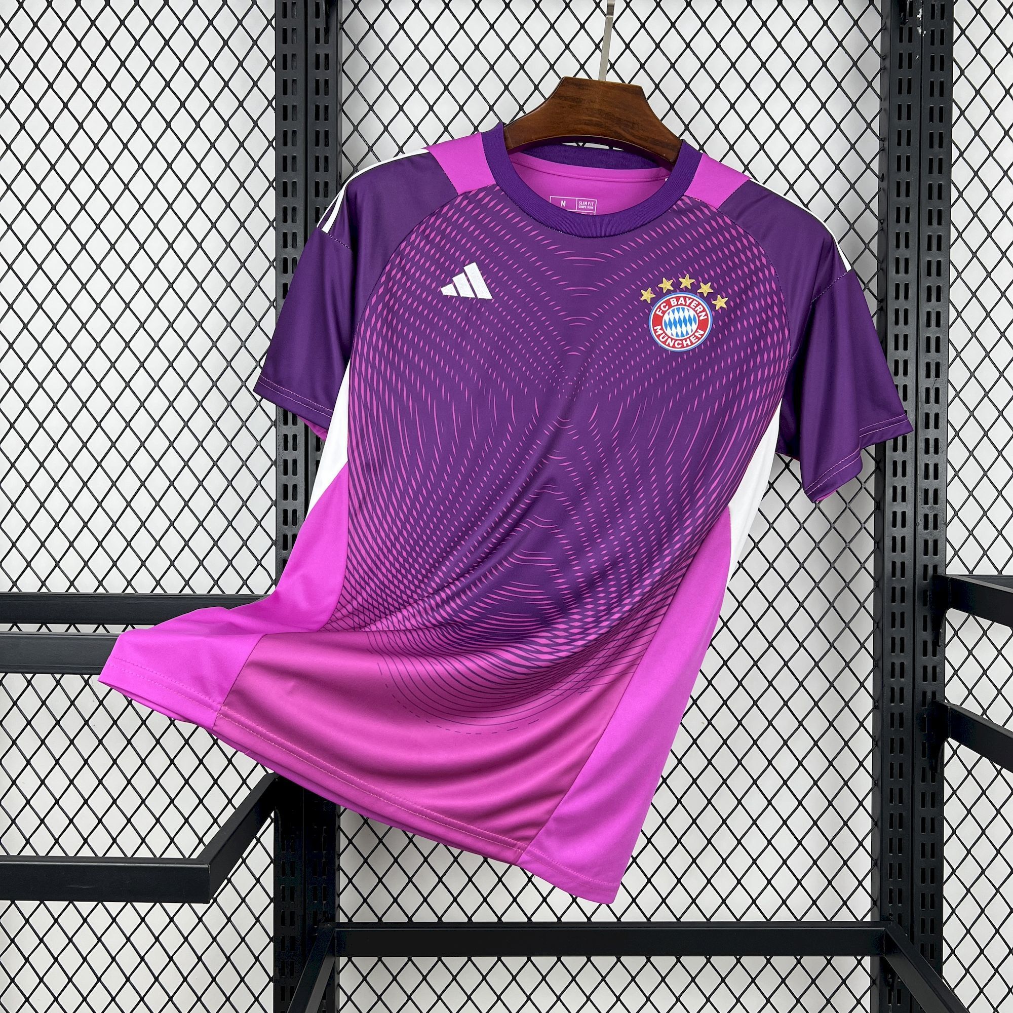 Bayern Munich 2025/26 Goalkeeper Jersey