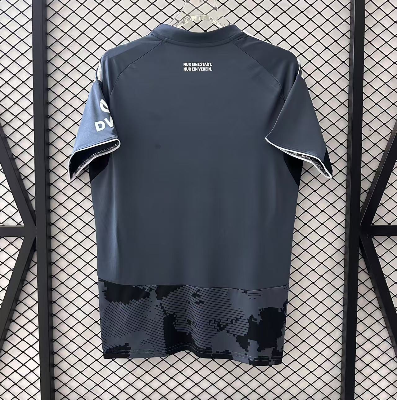 2025-26 Eintracht Frankfurt Third Fans Soccer Jersey