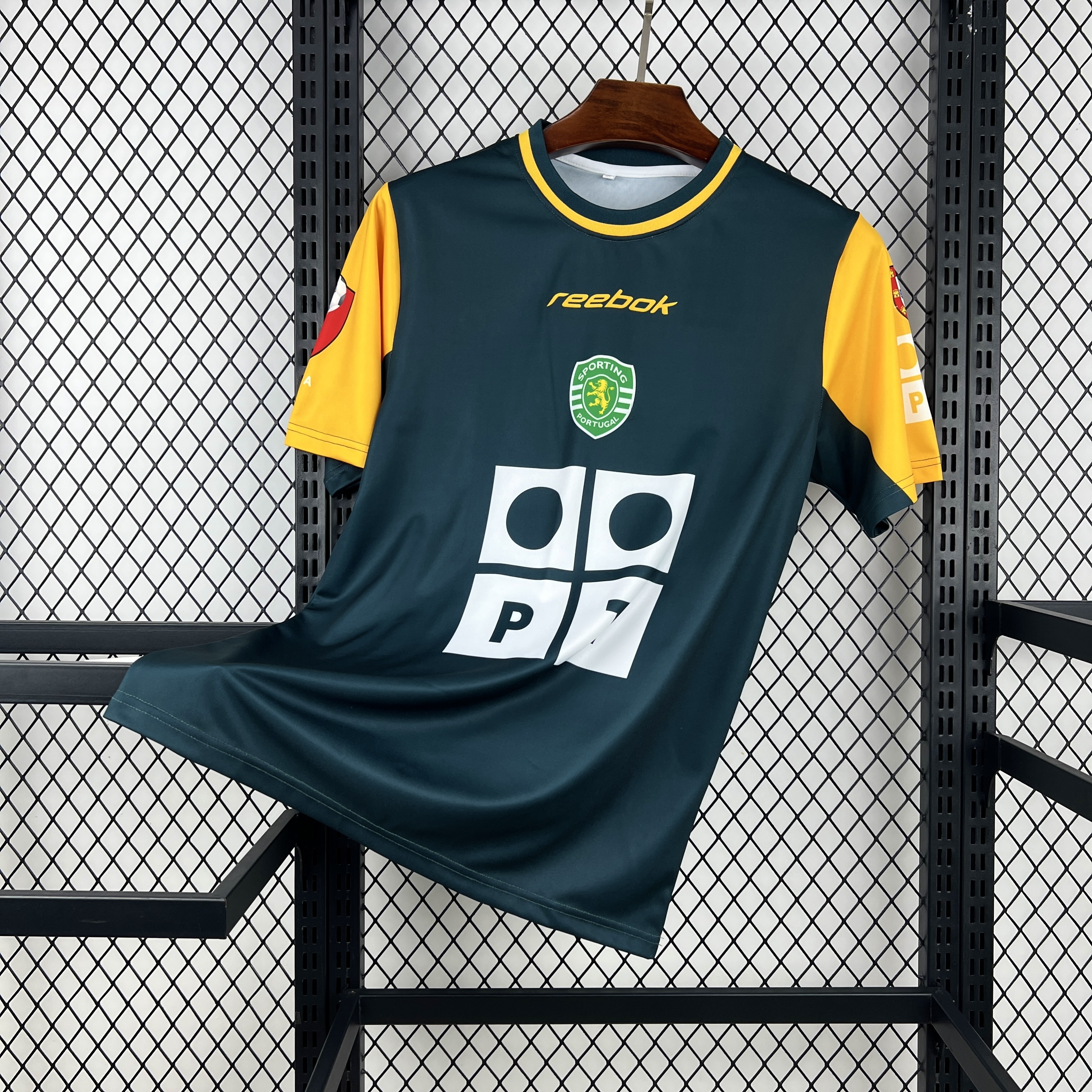 Sporting CP 2002/03 Away Retro Jersey