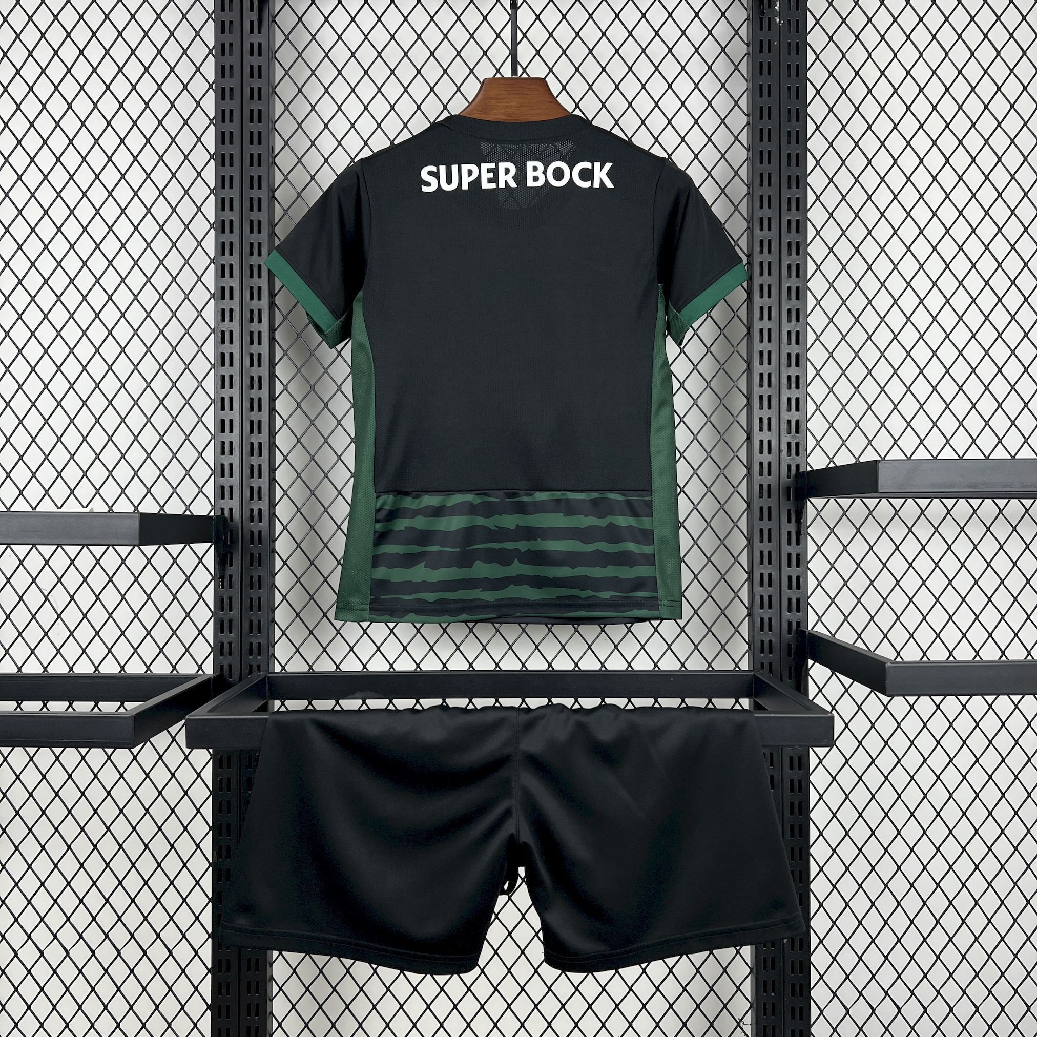 Sporting CP 2025/26 Goalkeeper Kit Kids
